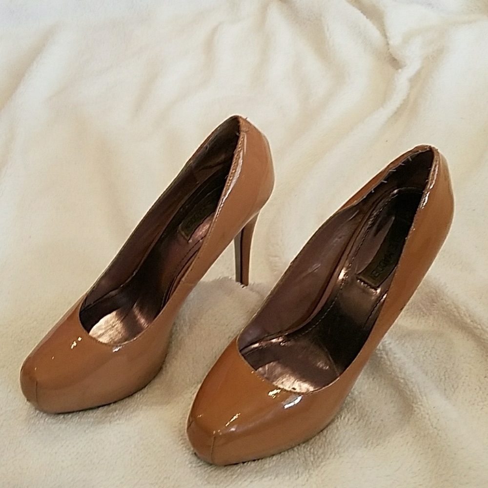 Tan Steve madden pumps